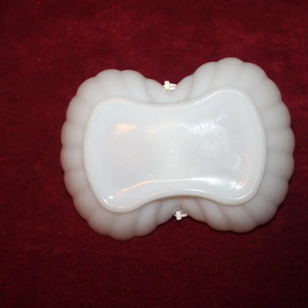 Vintage Avon Milk Glass Double Seashell Soap Dish with Doves